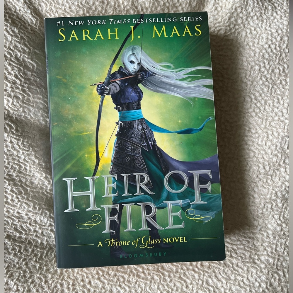 Heir of Fire paperback book - by Sarah J Maas